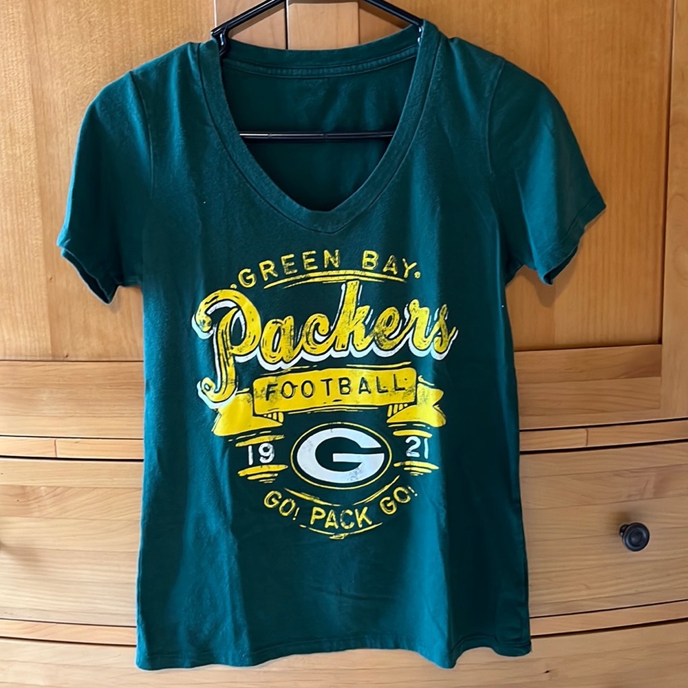 Green Bay Packers women’s v-neck tee
